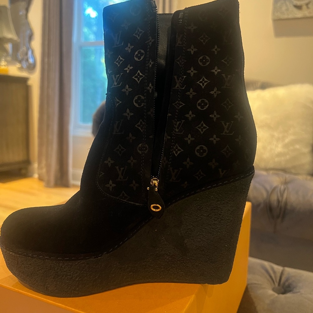 Louis Vuitton Black and Gold Monogram Ramp Boots